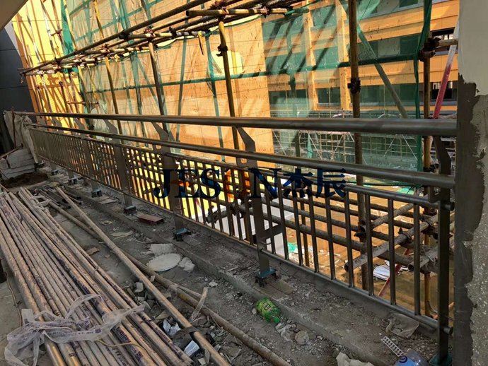 杰辰立柱 杰辰立柱